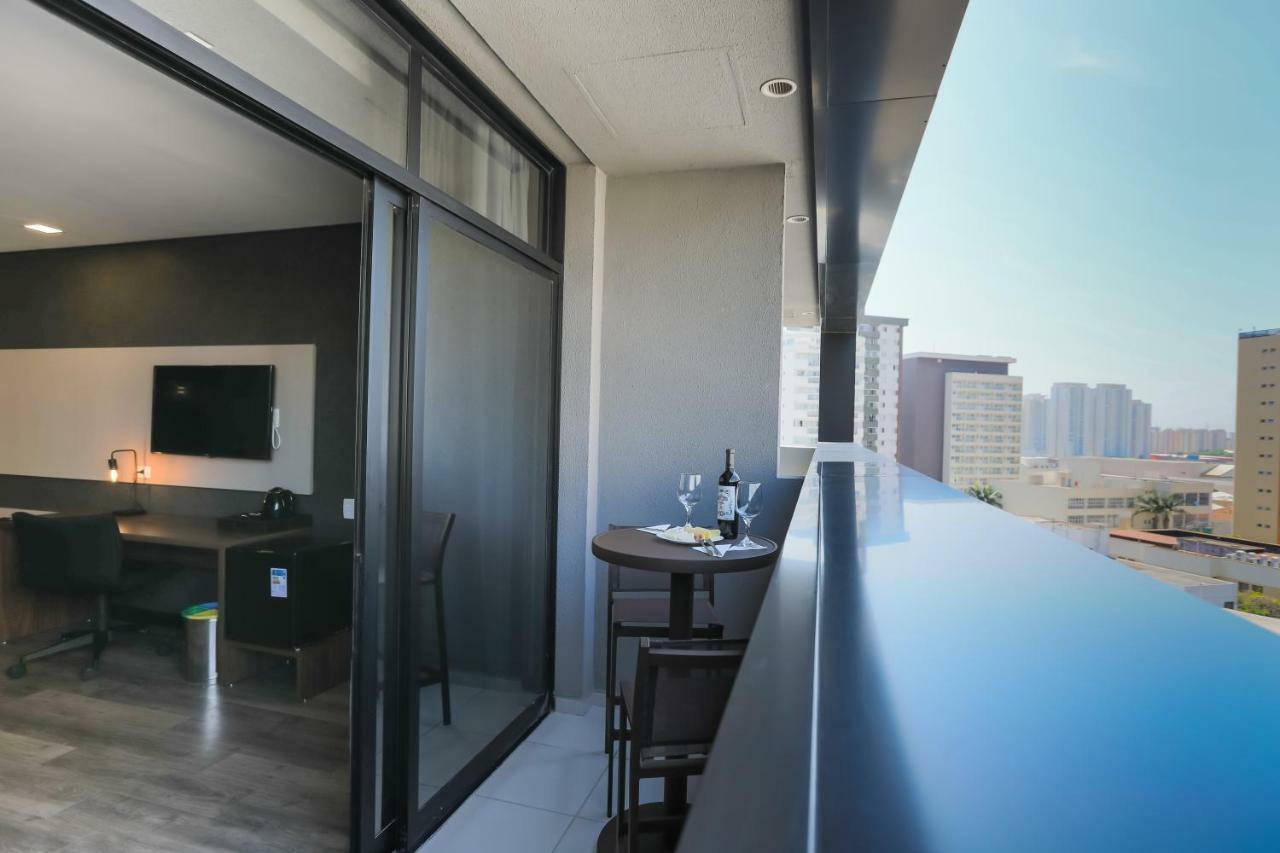 Ramada Hotel & Suites אוססקו מראה חיצוני תמונה