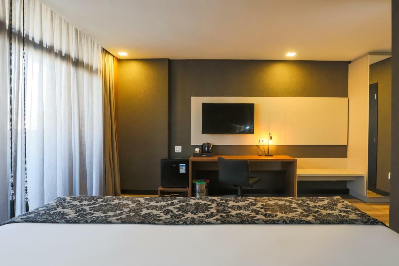 Ramada Hotel & Suites אוססקו מראה חיצוני תמונה