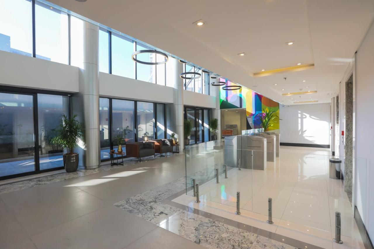 Ramada Hotel & Suites אוססקו מראה חיצוני תמונה